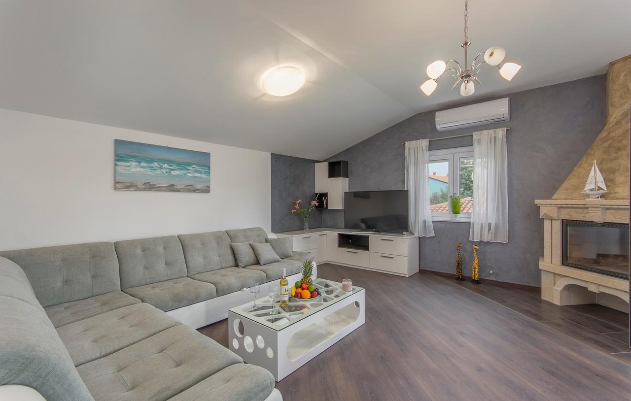 Silver Holiday House Vrvari Buitenkant foto