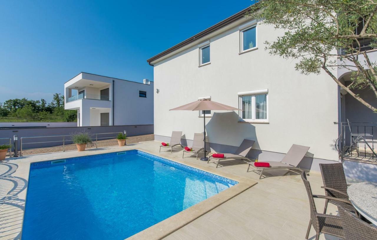 Silver Holiday House Vrvari Buitenkant foto